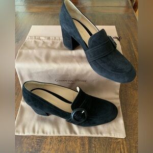 Gianvito Rossi NEVER WORN chic black suede pumps with buckle detail